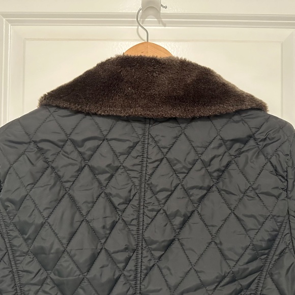 Vintage Jockey | Women’s  Nylon Quilted Barn Jacket Black with Brown Faux Fur - Picture 8 of 11